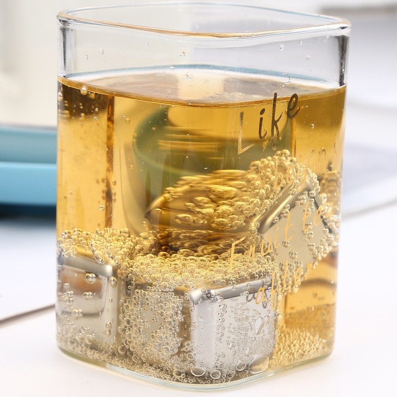 Piedra de hielo de whisky de a - Wine Beer Bar reseña y precio